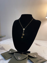Load image into Gallery viewer, Olla Clover Necklace
